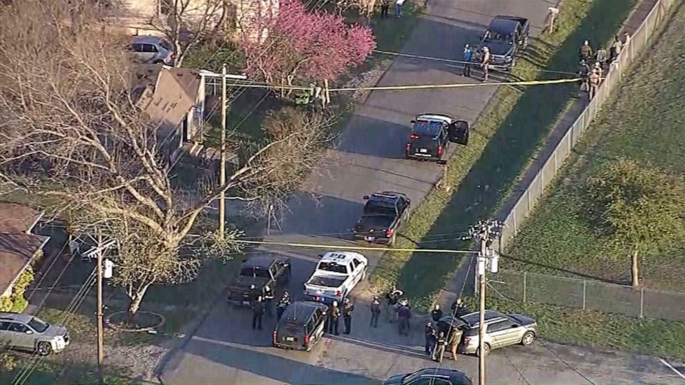 3 children dead, 2 injured in Texas home stabbing