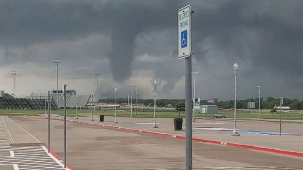 VIDEO: Kansas declares tornado emergency