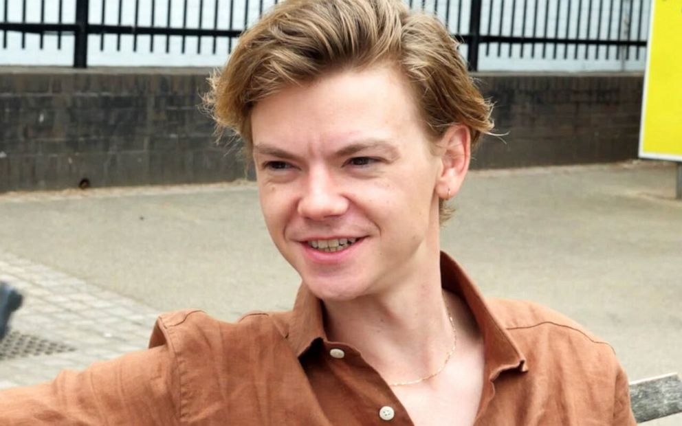 PHOTO: Thomas Brodie-Sangster talks to Diane Sawyer about the 20th anniversary of the movie "Love Actually."