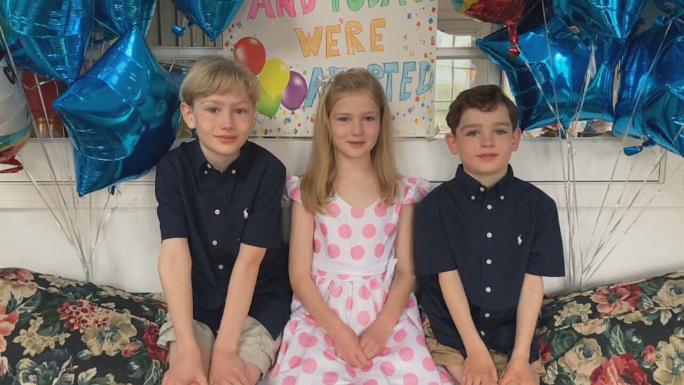 PHOTO: Three siblings Jonathan, 10, Madeline, 8, and Benjamin, 6, pictured.