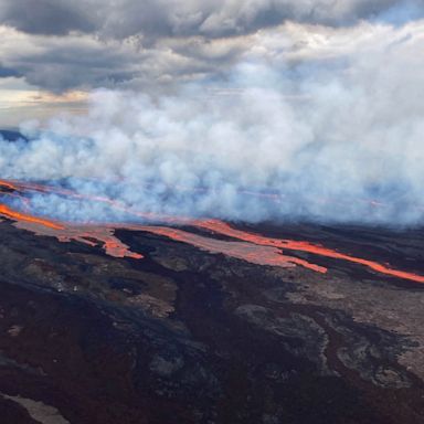 No populated areas are threatened by the magma oozing from Manua Loa.