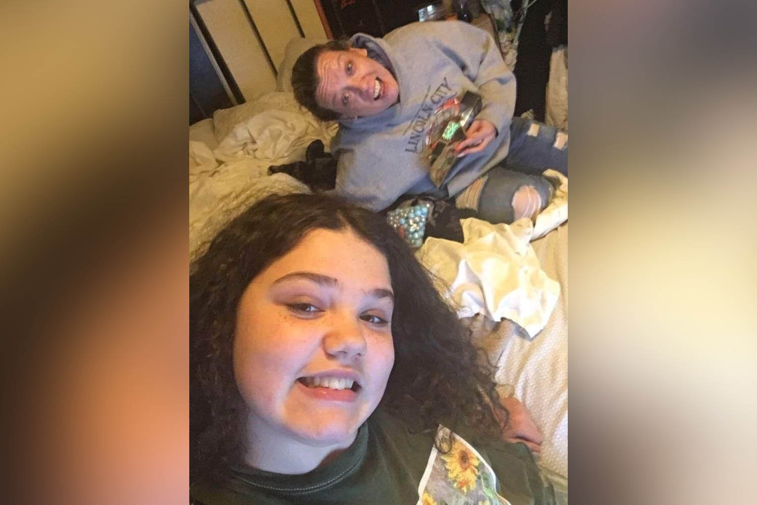 https://s.abcnews.com/images/US/tik-tok-teen-hospitalized-03-ht-llr-210529_1622314999028_hpMain.jpg