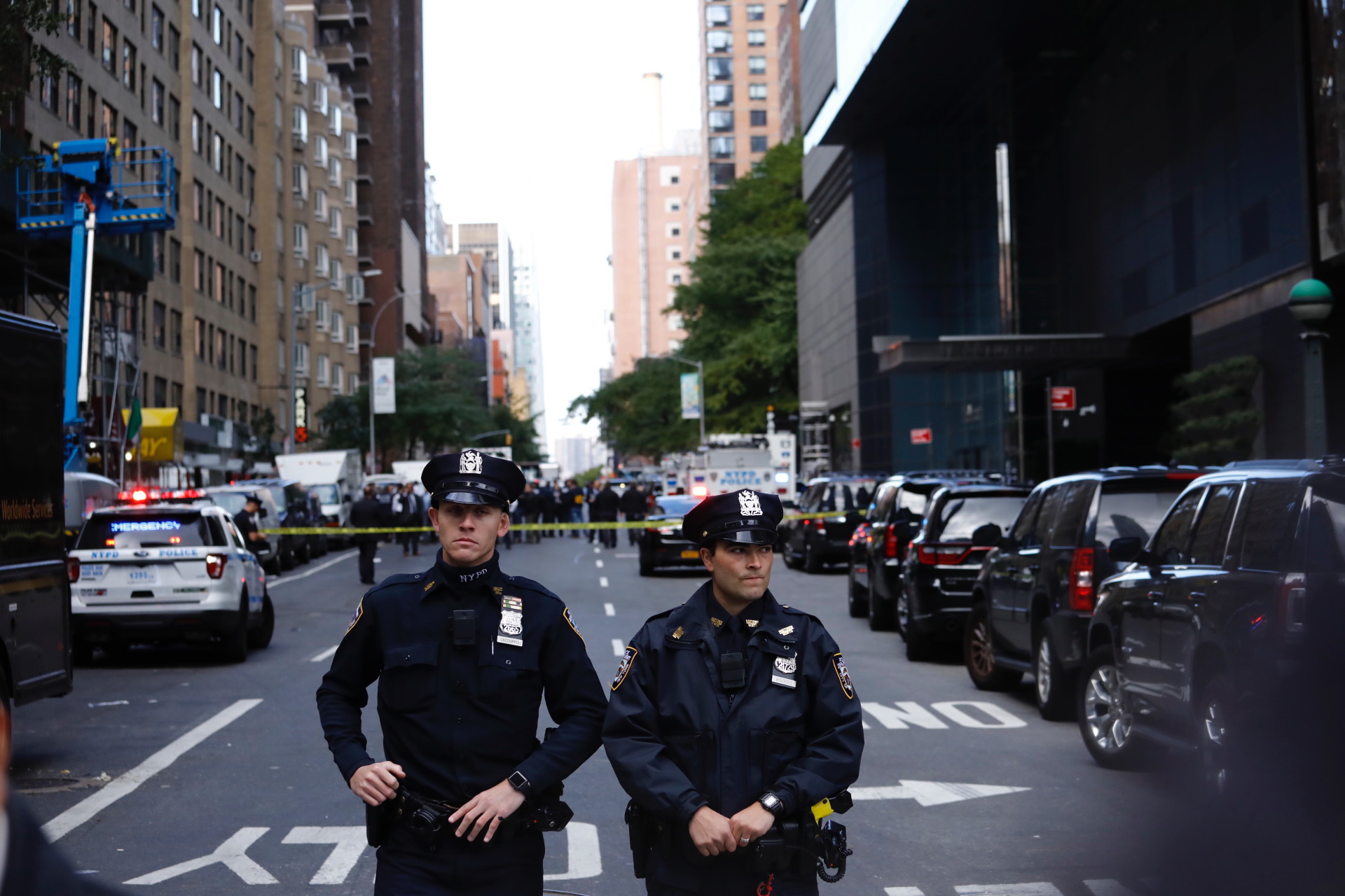 PHOTO: Police stand guard in a closed street after a bomb alert at the Time Warner offices in New York, Oct. 24, 2018. 
