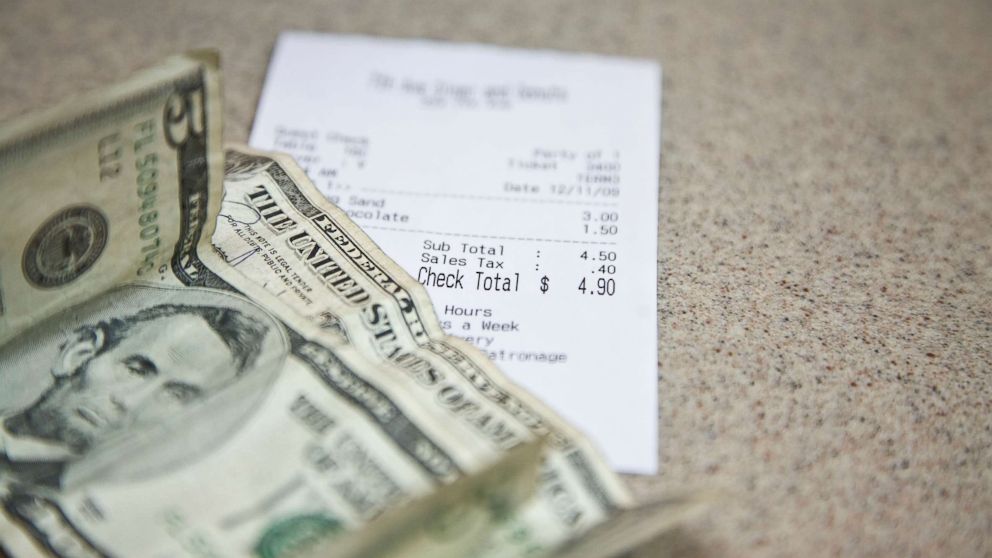 VIDEO: Customers pay 100 percent gratuity in #tipthebill challenge