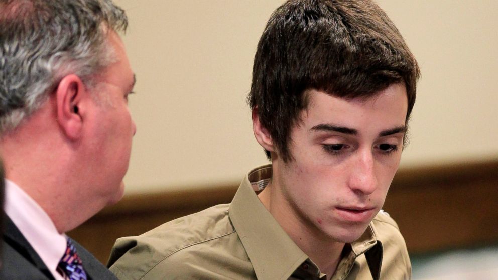 PHOTO: T.J. Lane, right, listens to his attorney during court proceedings in Juvenile Court, March 6, 2012, in Chardon, Ohio.