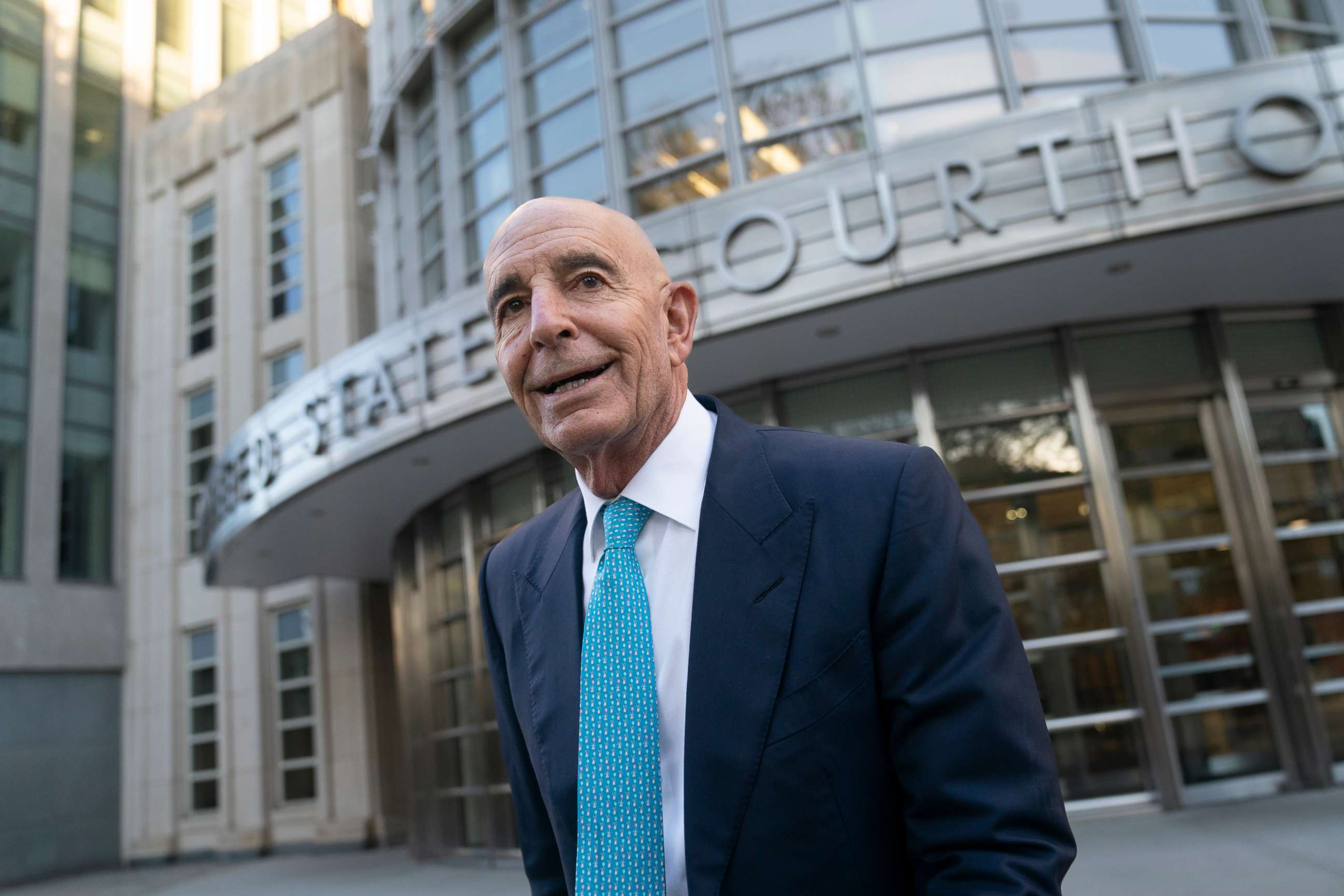 PHOTO: Tom Barrack leaves Brooklyn Federal Court as jury deliberations continue into the following day, Wednesday, Nov. 2, 2022, in the Brooklyn borough of New York.