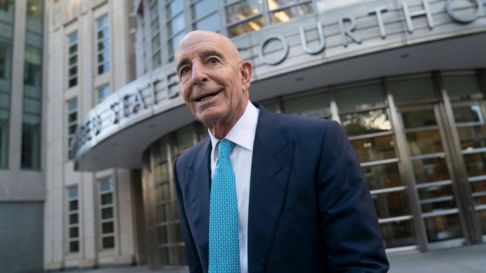 PHOTO: Tom Barrack leaves Brooklyn Federal Court as jury deliberations continue into the following day, Wednesday, Nov. 2, 2022, in the Brooklyn borough of New York.