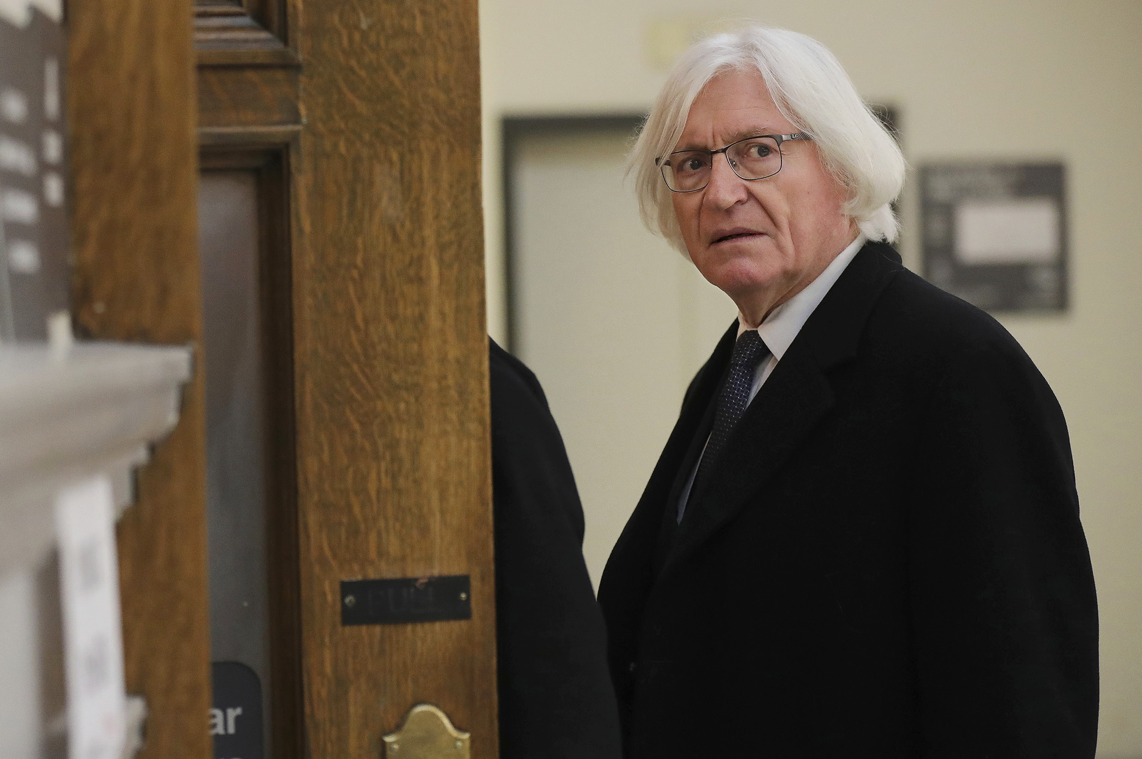 PHOTO: Tom Mesereau, Bill Cosby's lawyer, arrives for Cosby's sexual assault retrial at the Montgomery County Courthouse in Norristown, Pa., on April 10, 2018. 