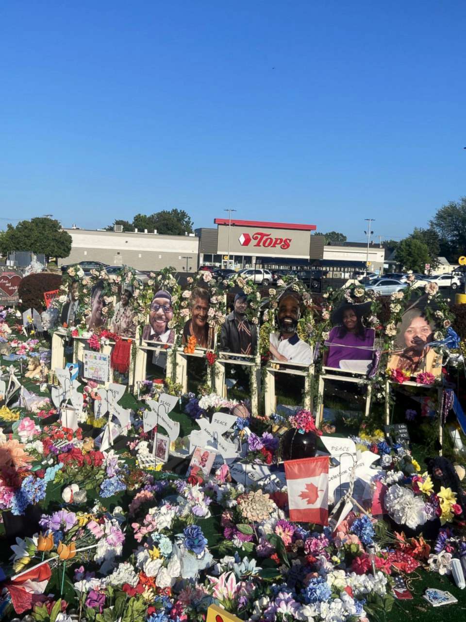 PHOTO: A makeshift memorial still stands on Aug. 24, 2022, outside the Tops supermarket in the East Side neighborhood of Buffalo, New York.