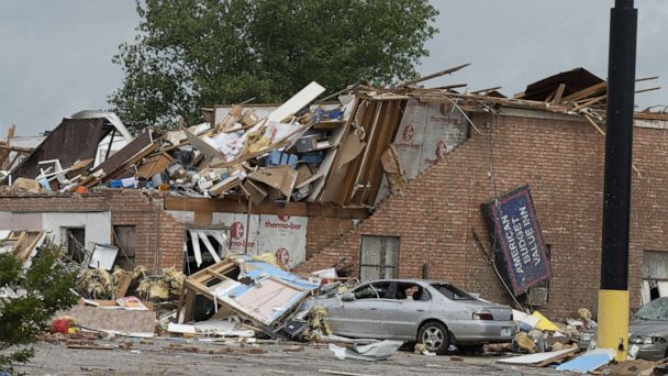 2 Dead, 29 Hurt As Tornado Destroys Hotel, Trailer Park In Oklahoma In ...