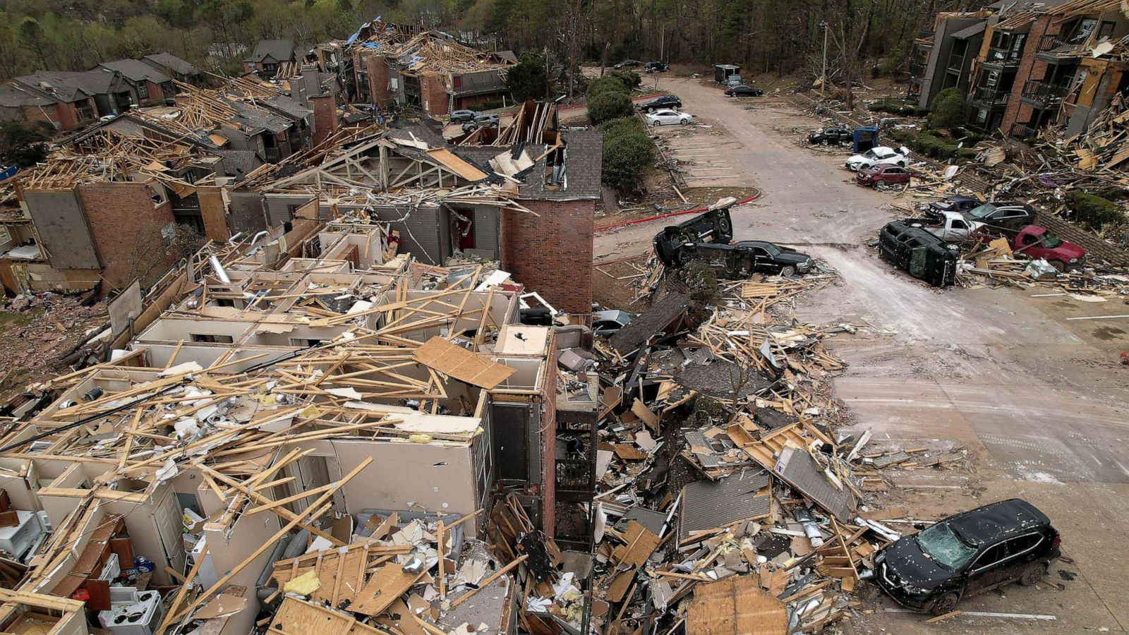 Tornado live updates: At least 4 dead in Missouri as threat torments US