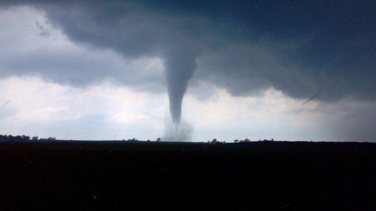 Terrifying Twisters Touch Down Photos | Image #141 - ABC News