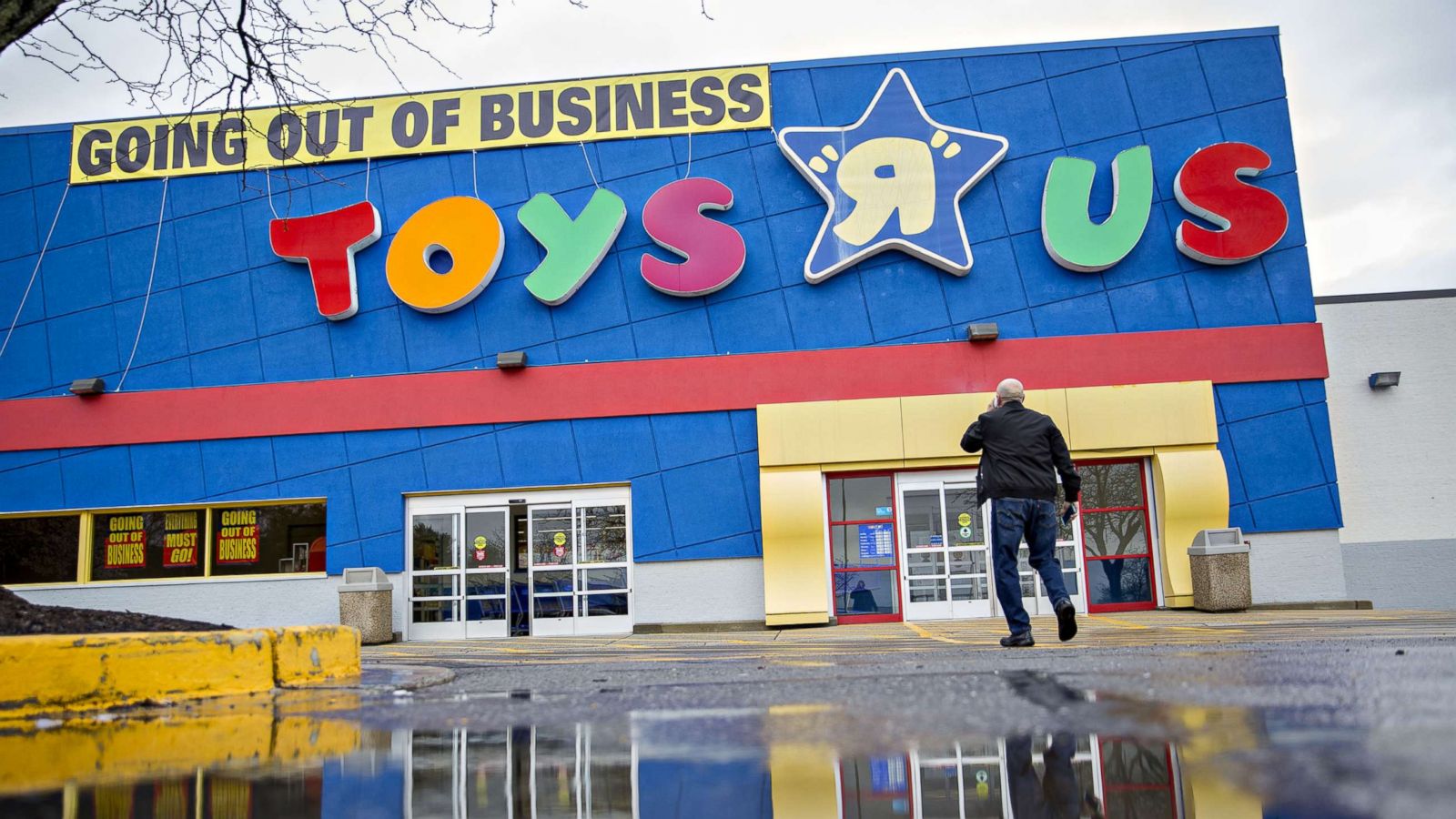 Toys 'R' Us to auction iconic mascot Geoffrey the Giraffe - ABC News