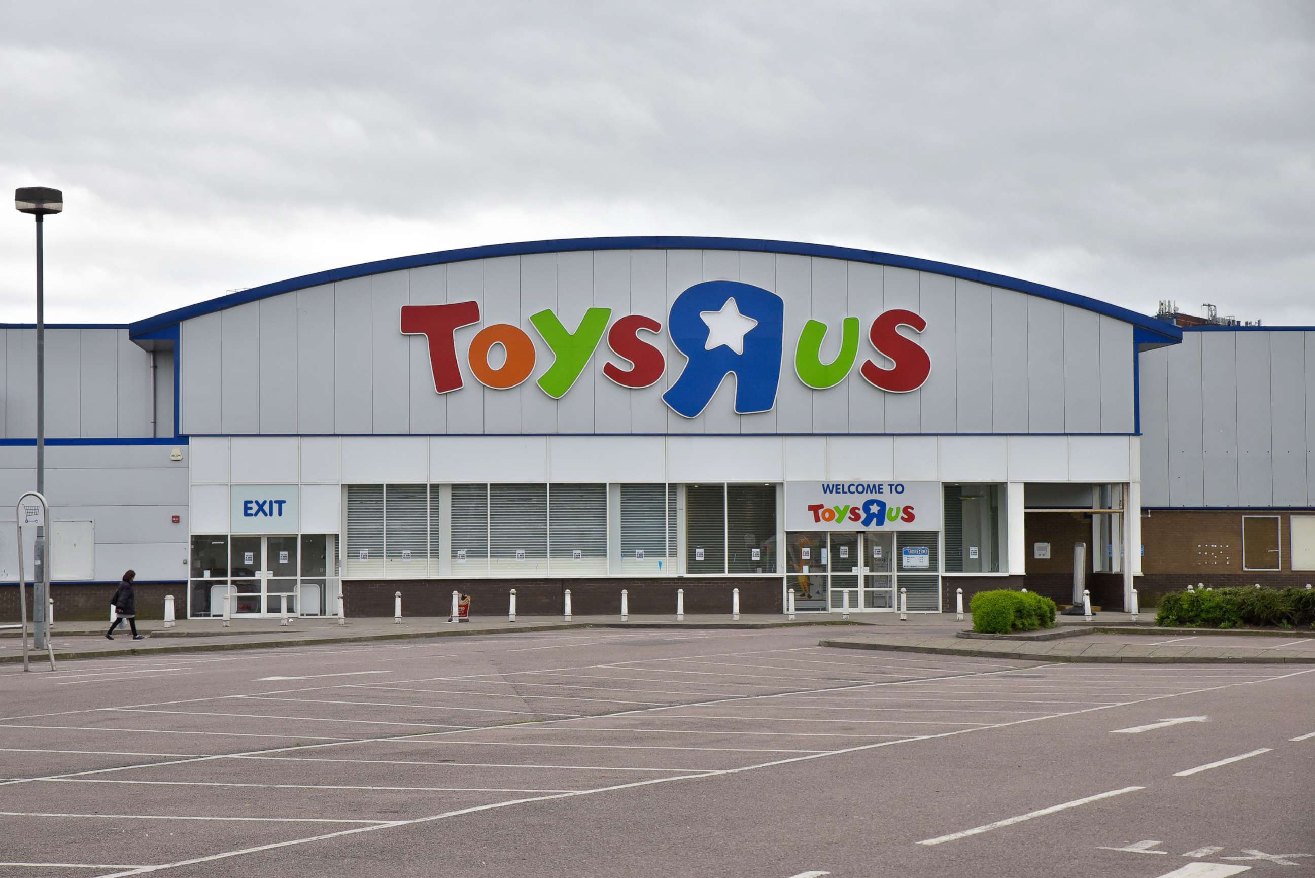 PHOTO: A Toys R Us store in London is pictured, April 24, 2018.