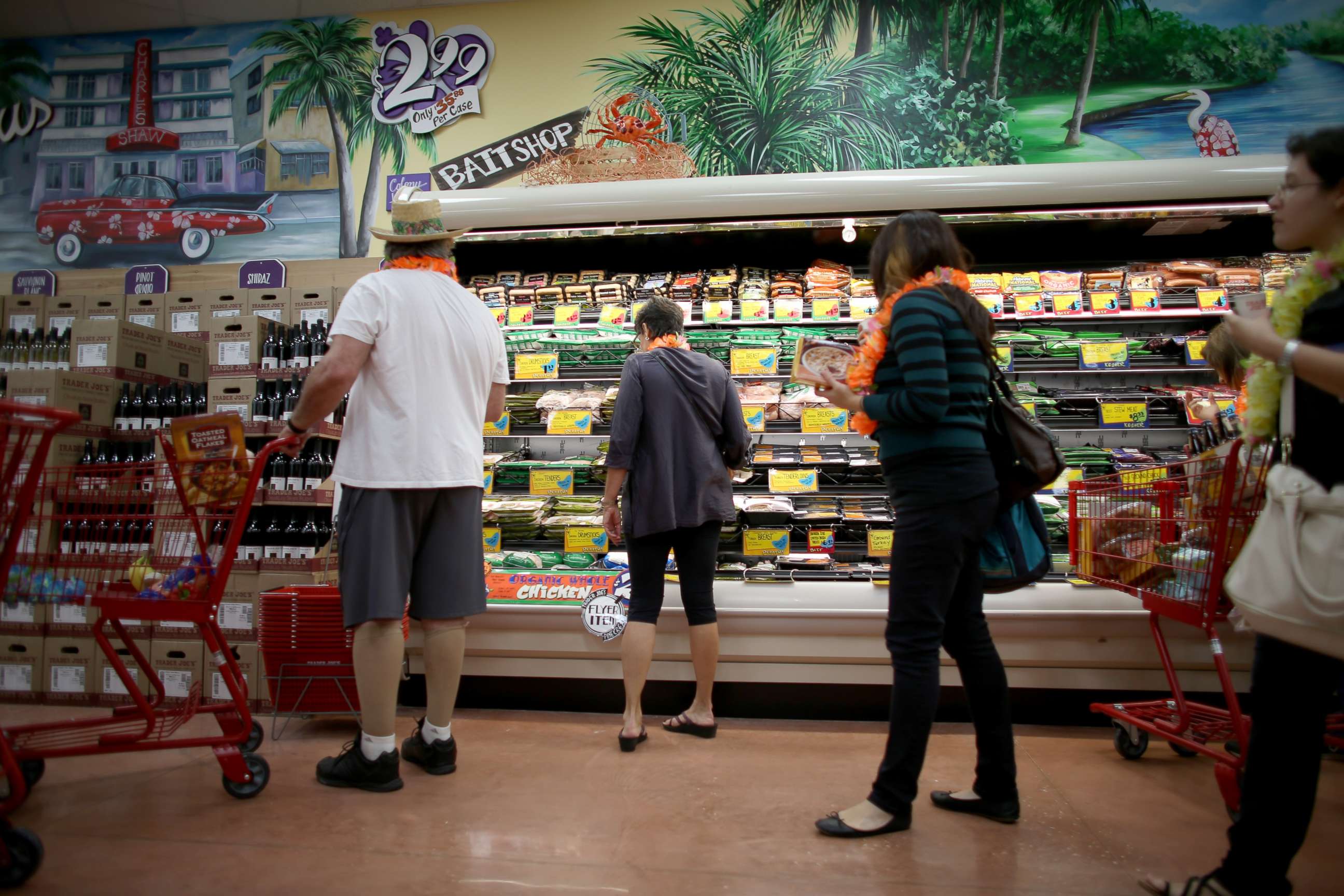 PHOTO: Shoppers attend the grand opening of a Trader Joe's on Oct. 18, 2013, in Pinecrest, Fla.