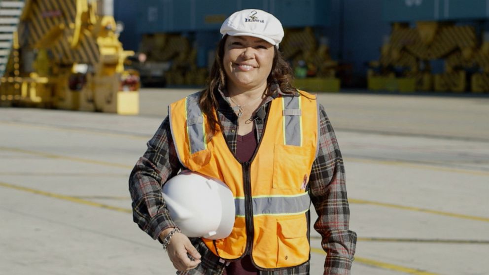 PHOTO: Maria Adame is one of few women working as a longshoreman for the Port of Long Beach and Port of Los Angeles in California.