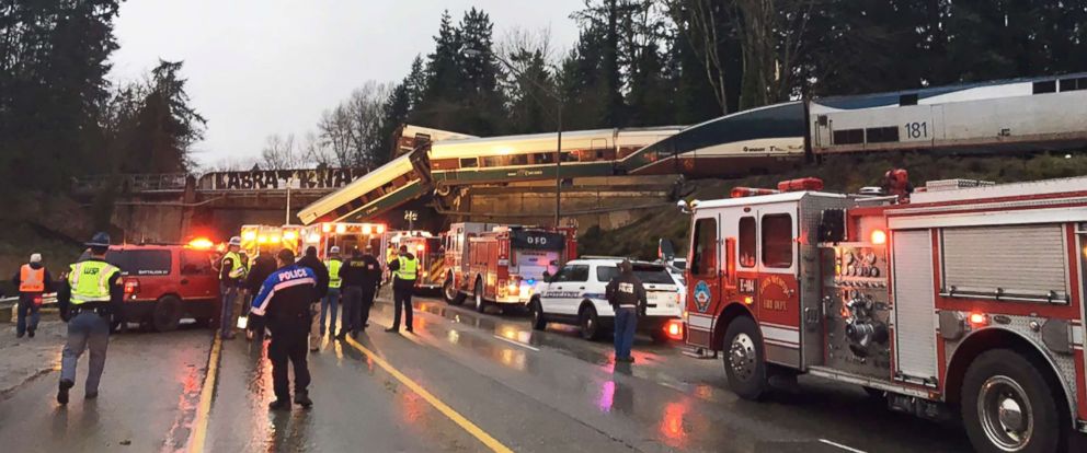 Amtrak Train Derailment A Very Scary Scene That Left Eyewitness Feeling Helpless Abc News 4115