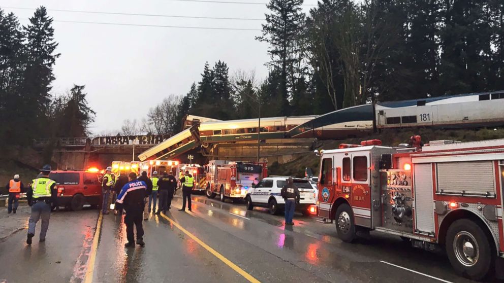PHOTO: Emergency crews respond to the scene of a train derailment in Washington state, Dec. 18, 2017.