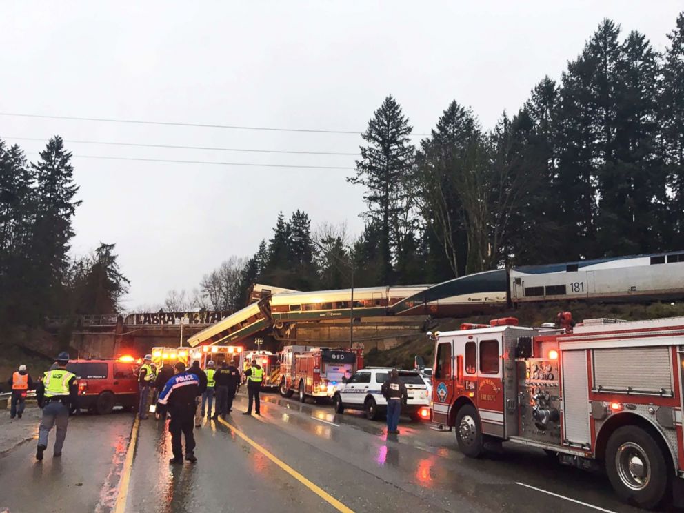 PHOTO: Emergency crews respond to the scene of a train derailment in Washington state, Dec. 18, 2017.