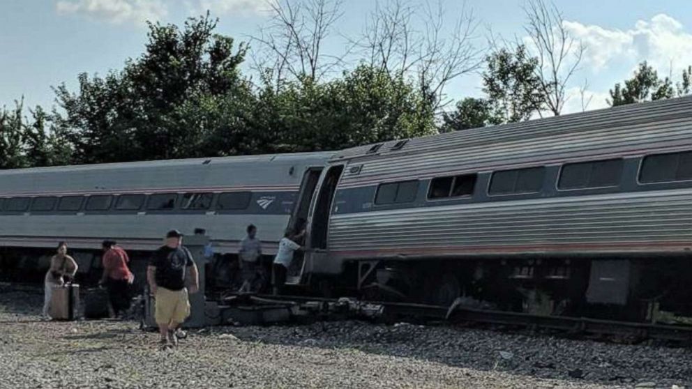 Truck driver dies when vehicle struck by Amtrak train in Illinois - ABC ...