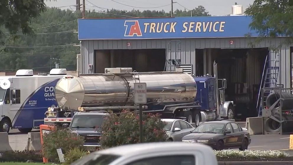 PHOTO: A tanker truck at a truck stop was releasing a chemical that caused the stench around Paulsboro, N.J., Aug. 10, 2022.