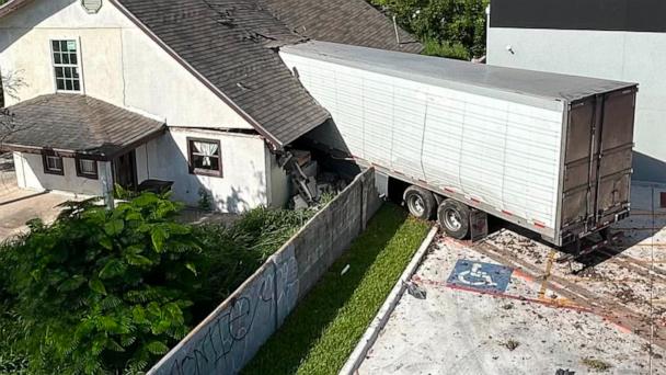Truck driver dead after 18-wheeler crashes into home – WPVI-TV