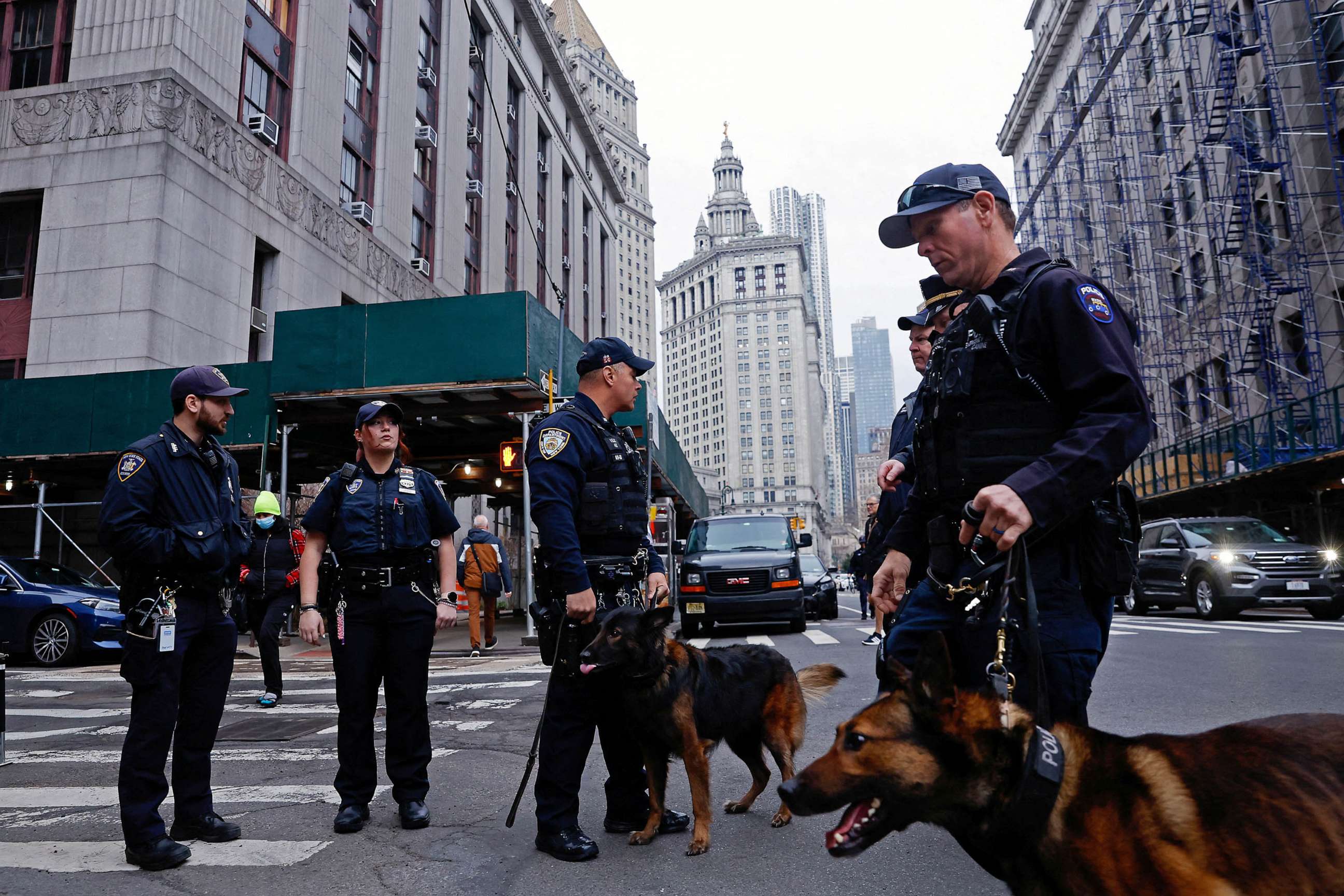 PHOTO: Police with dogs stand outside Manhattan Criminal Court in New York City, March 23, 2023.