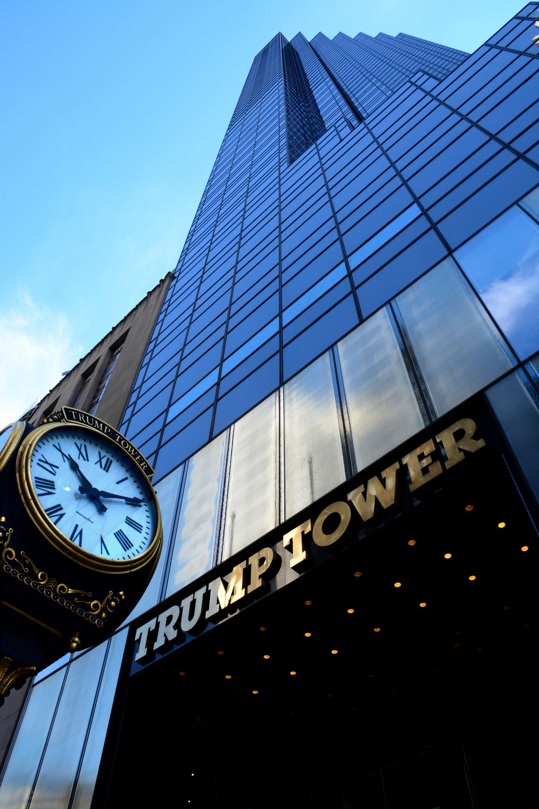 PHOTO: The public entrance to Trump Tower stands on Fifth Avenue in Midtown Manhattan, New York, Sept. 22, 2017. 