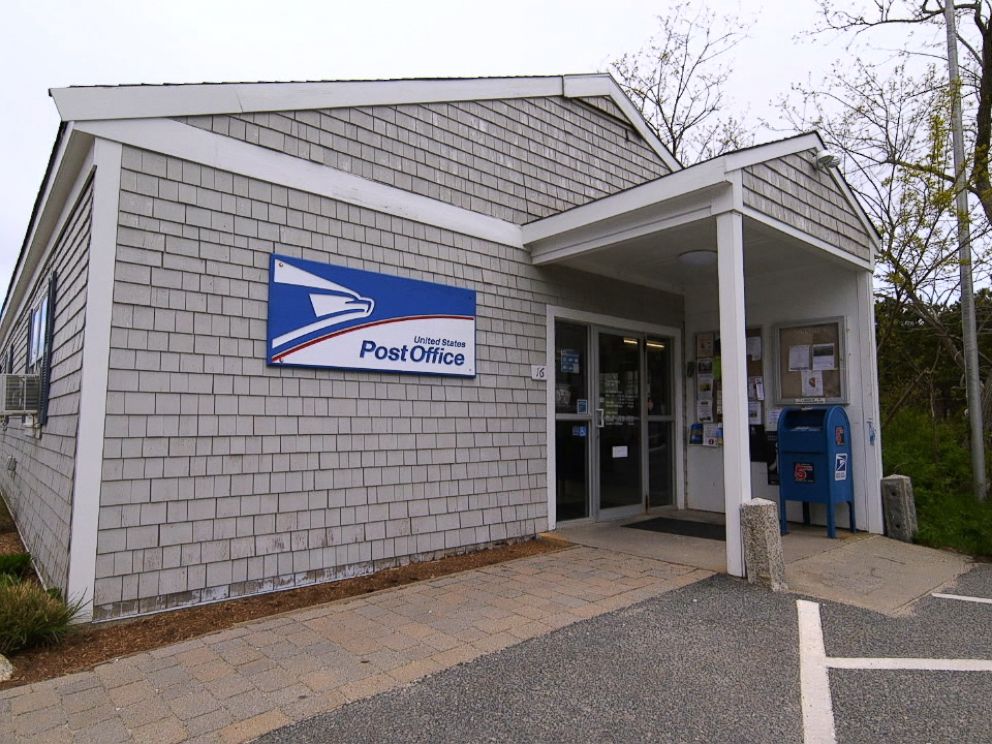 PHOTO: Investigators stood outside the Truro post office in early 2005 to ask men in the community for DNA samples as they were investigating the Christa Worthington murder.
