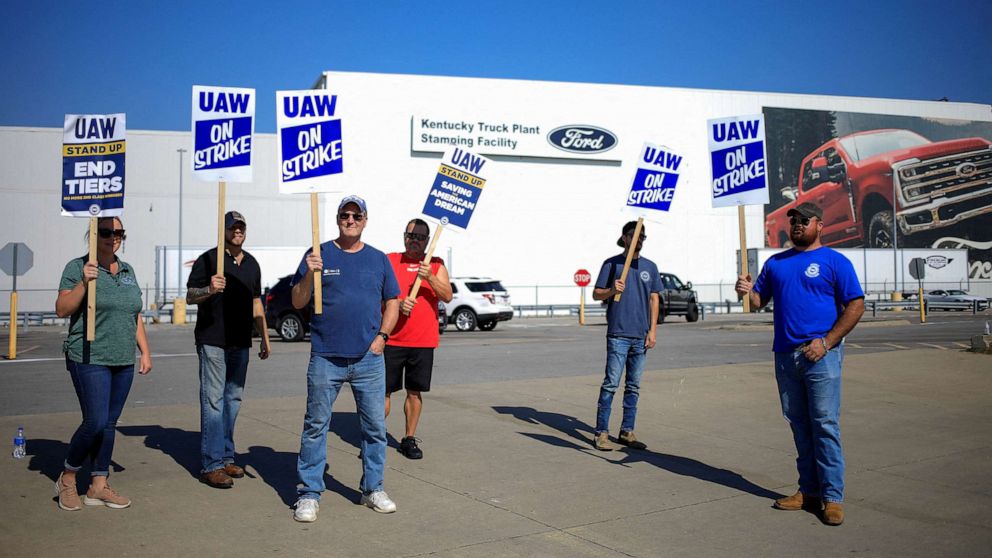 UAW reaches tentative deal with Ford ABC7 Los Angeles