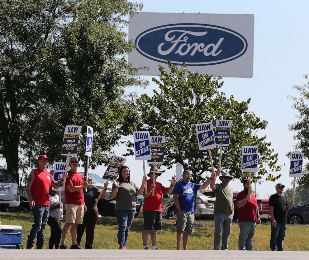 PHOTO: UAW local 862 members strike outside of Ford's Kentucky Truck Plant in Louisville, Kentucky, on Oct. 12, 2023.