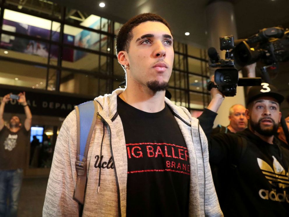 PHOTO: UCLA basketball player LiAngelo Ball arrives at LAX in Los Angeles, Nov. 14, 2017.