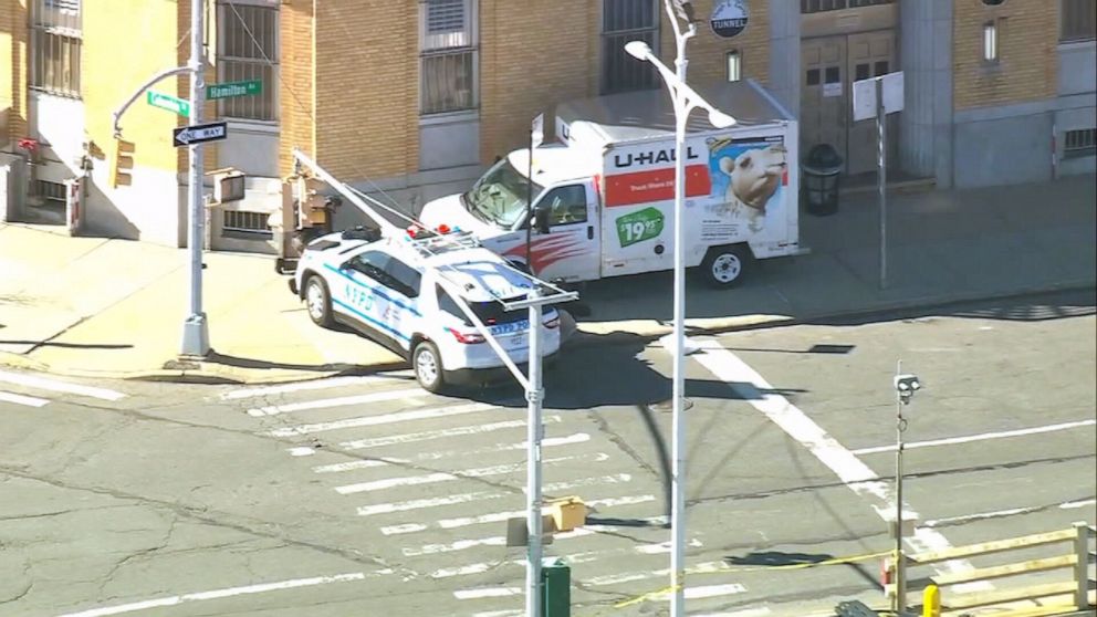 PHOTO: A U-Haul driver is in custody after allegedly striking pedestrians in the Brooklyn, New York on Feb. 13, 2023.