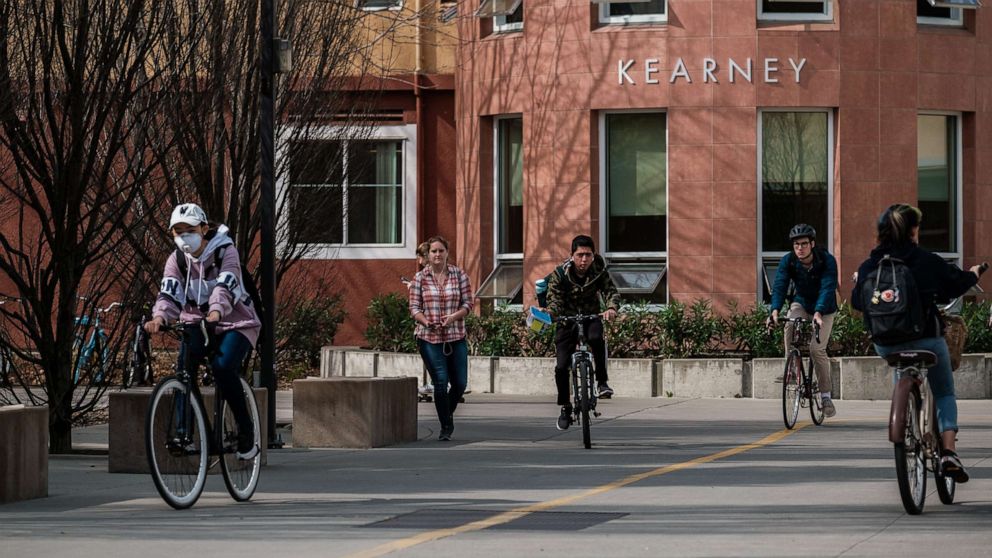 UC Davis offers students money to not travel during spring break - ABC News