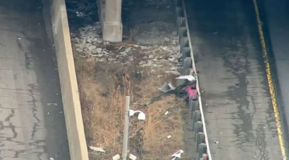 PHOTO: An overhead shot of where a U.S. Postal Service worker was shot and killed on Interstate 57 in Oak Village, Ill., on Monday, Feb. 4, 2019.