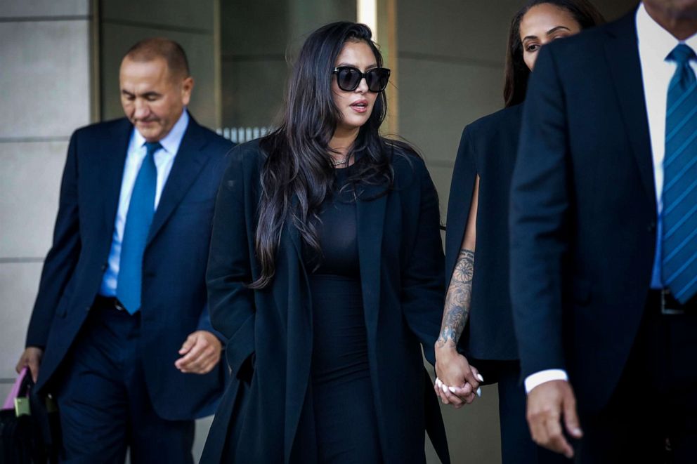 PHOTO: Vanessa Bryant photographed at her arrival at U.S. Federal Courthouse on Aug. 19, 2022 in Los Angeles.