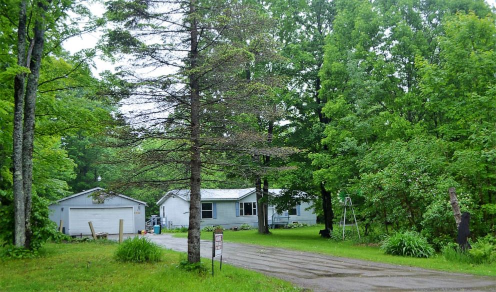 PHOTO: The home of murder suspect Raymand Vannieuwenhoven, located on the southeast corner of Lakewood in northern Oconto County.