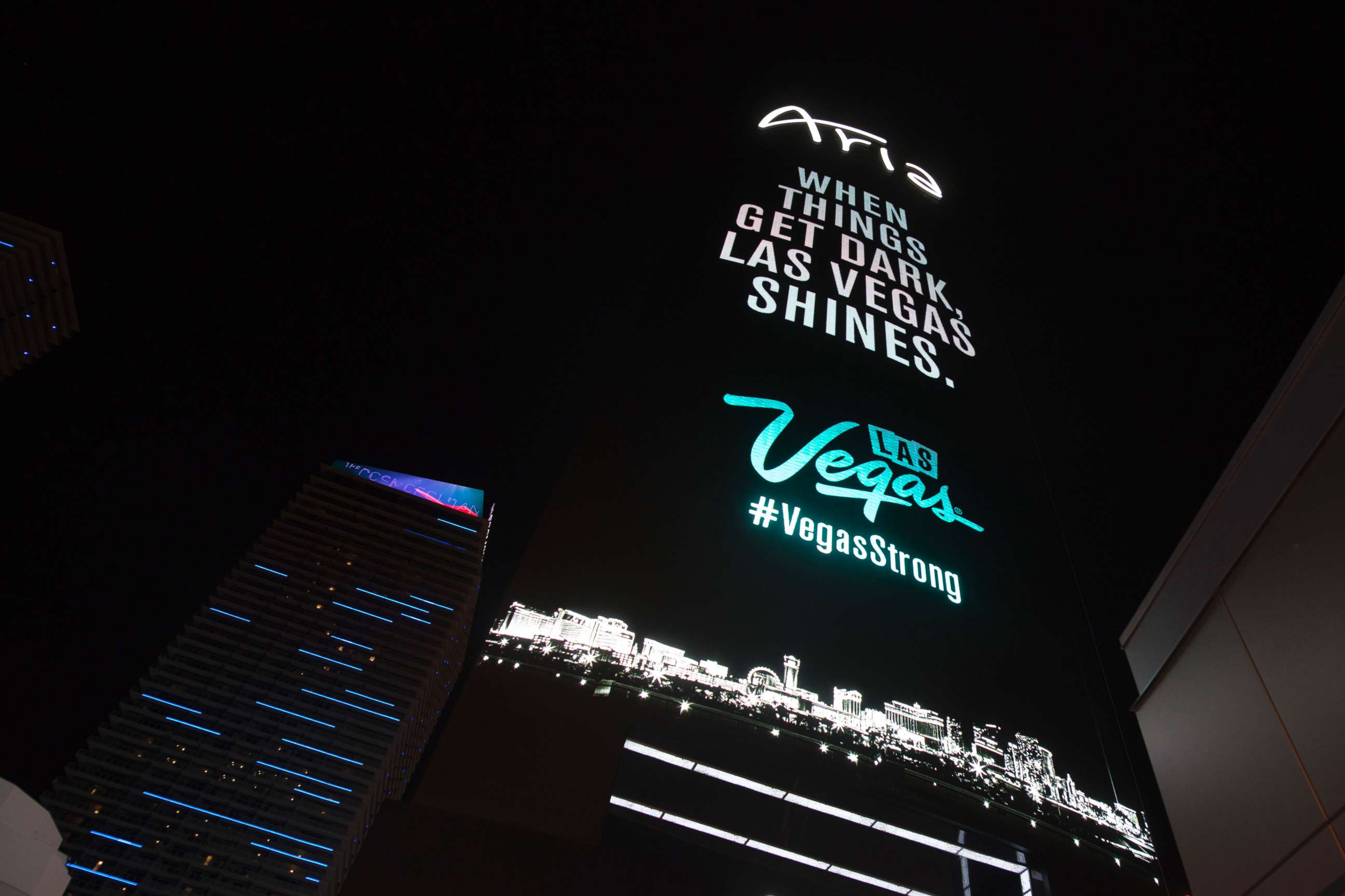 PHOTO: Las Vegas lights dimmed for 11 minutes on Oct. 8, 2017 to honor the victims of the mass shooting.