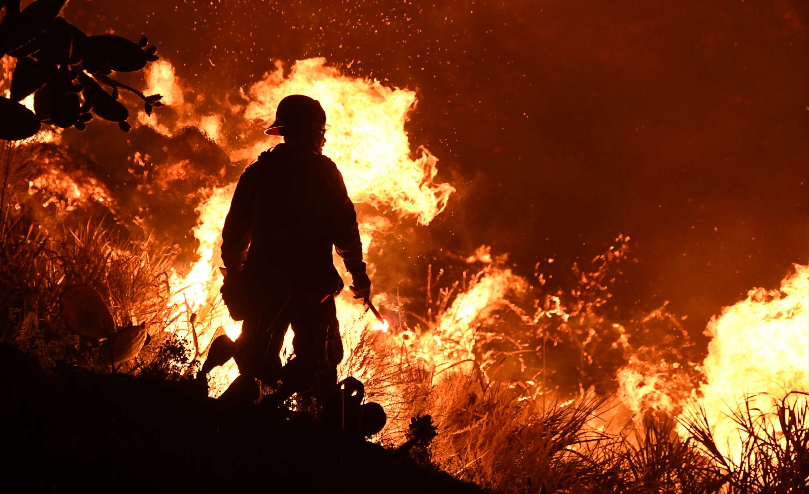 PHOTO: Firefighters battle a Santa Ana wind-driven brush fire called the Thomas fire that exploded to 31,000 acres with zero percent containment, according to Ventura County fire officials, Dec. 5, 2017, Ventura, Calif. 
