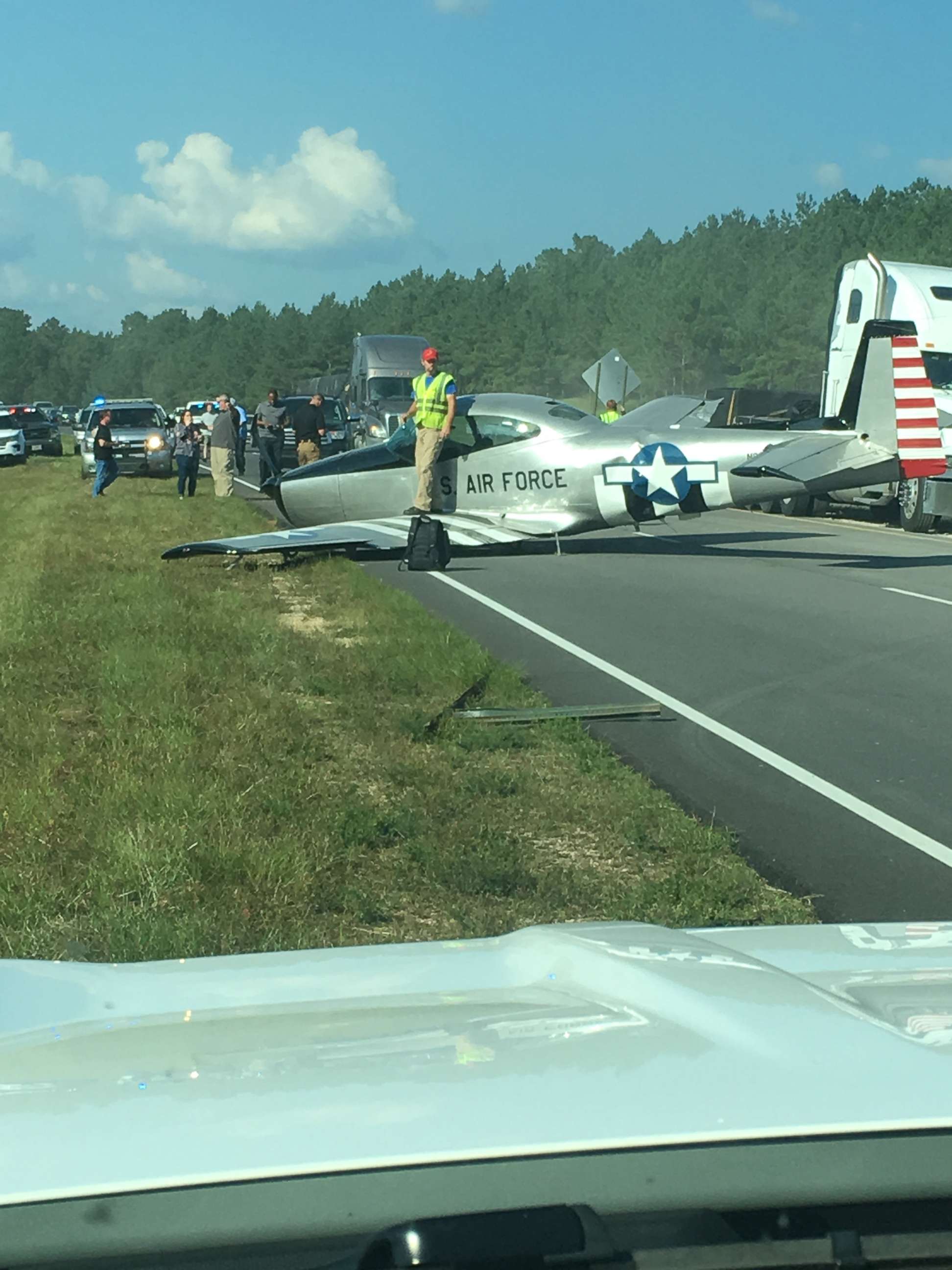 PHOTO: Boy Williams managed to safely land his single-engine plane on Highway 45 near Meridian, Miss., following mechanical problems on Friday, Oct. 5, 2018.