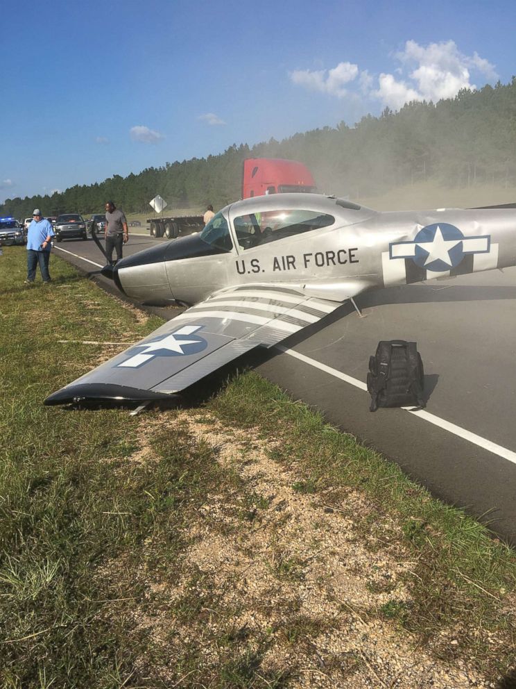 Vintage plane crash lands on highway in Mississippi; no ...