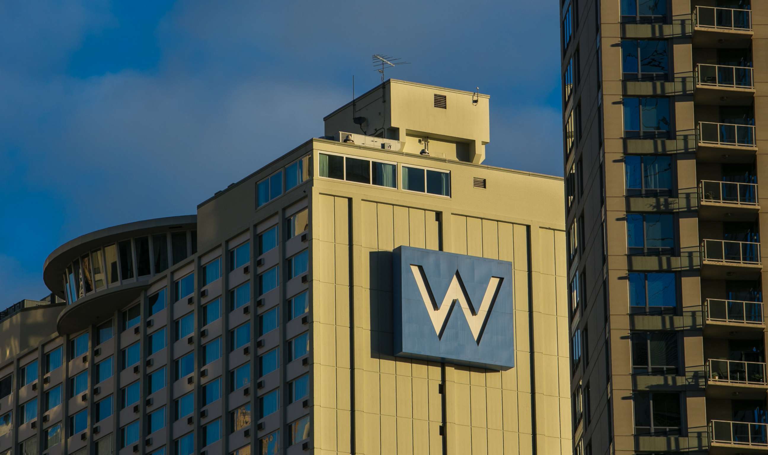 PHOTO: The exterior of the W Hotel near Lake Shore Drive is viewed on Oct. 10, 2015, in Chicago.