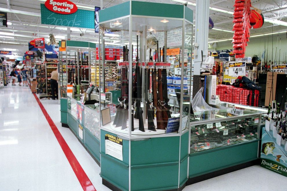 PHOTO: Guns for sale at a Walmart, July 19, 2000.