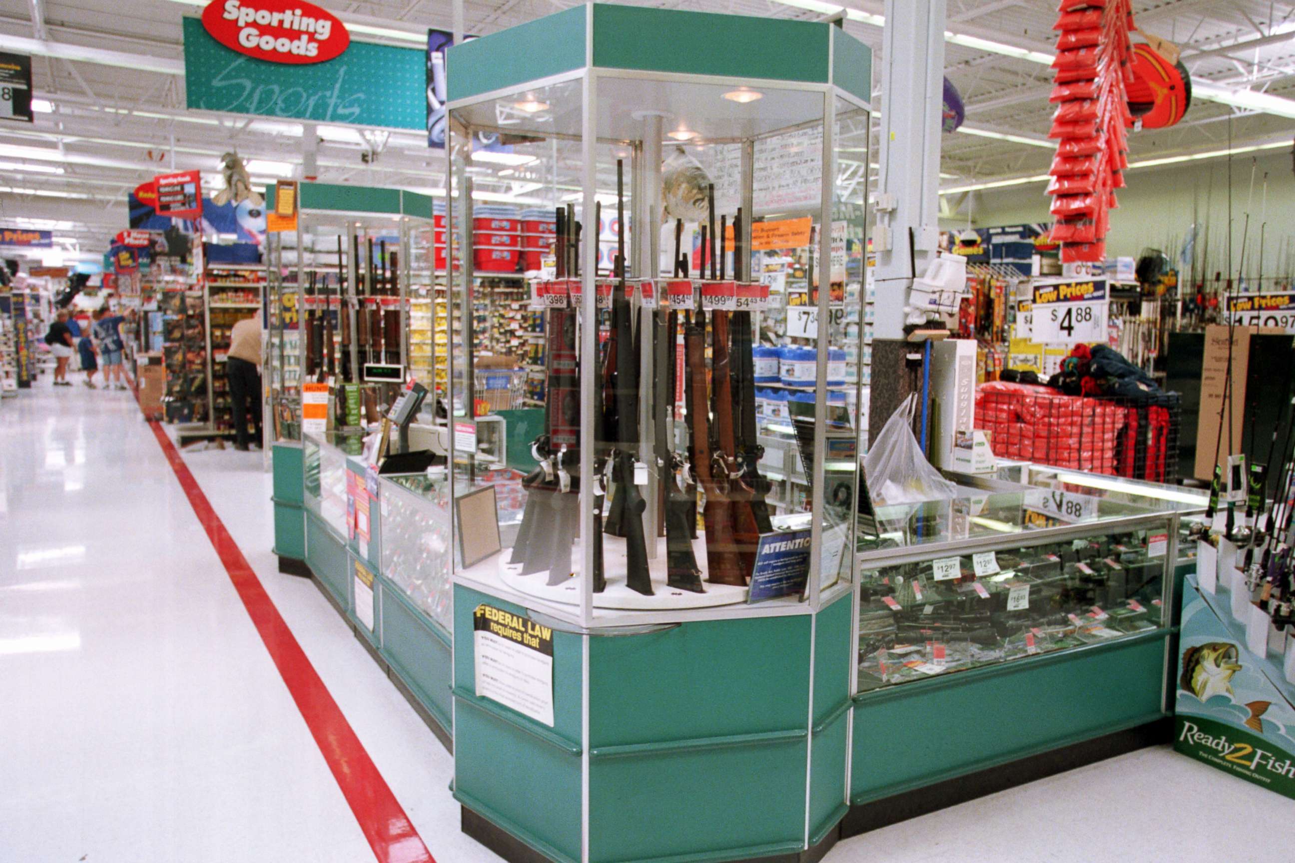 PHOTO: Guns for sale at a Wal-Mart, July 19, 2000.