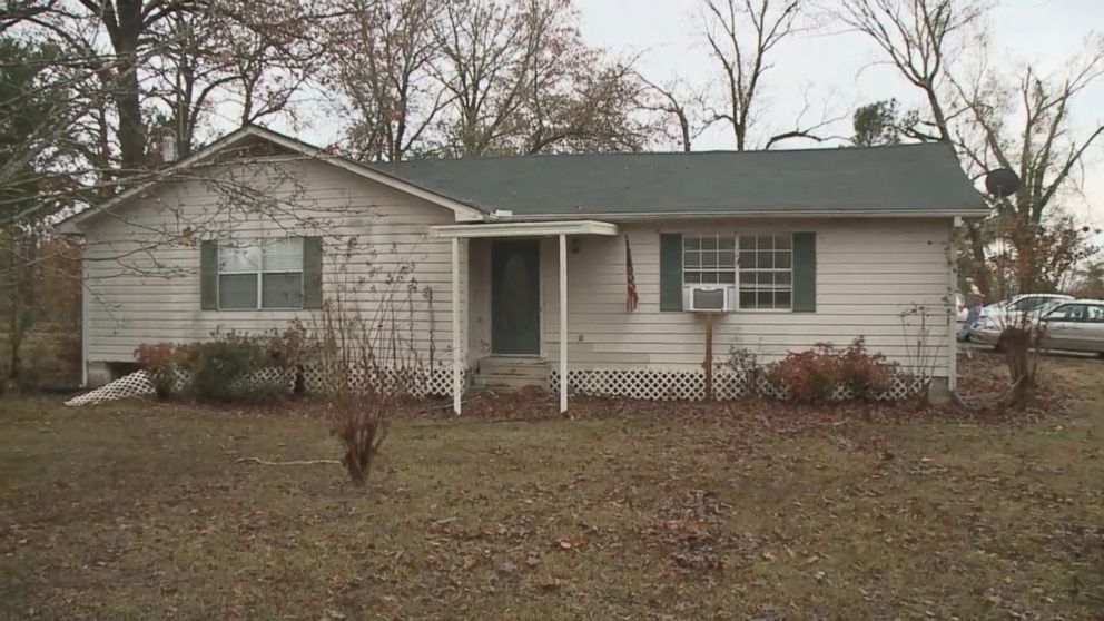 Family's Home Miraculously Survives Tornado in Mississippi - ABC News