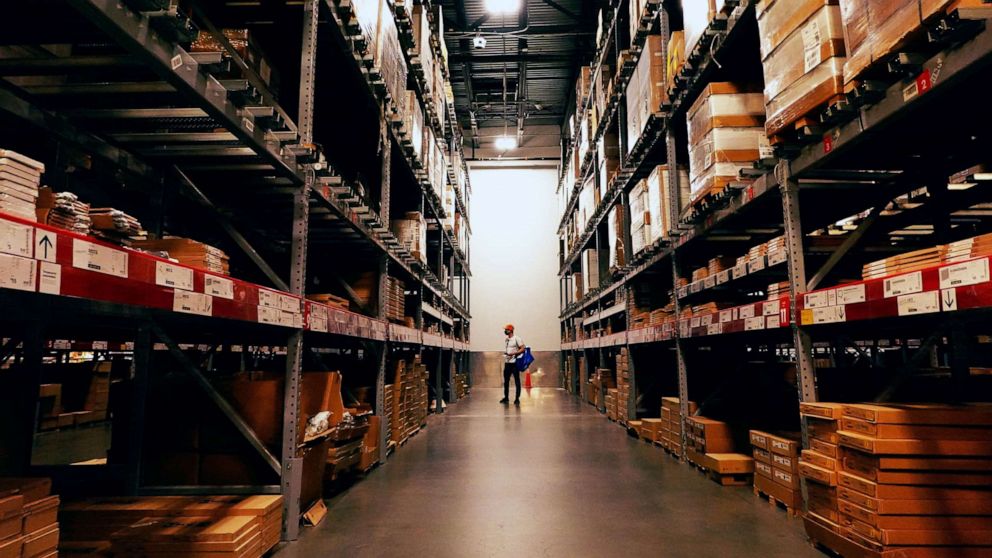 US warehouses running out of room amid supply chain crisis - ABC News