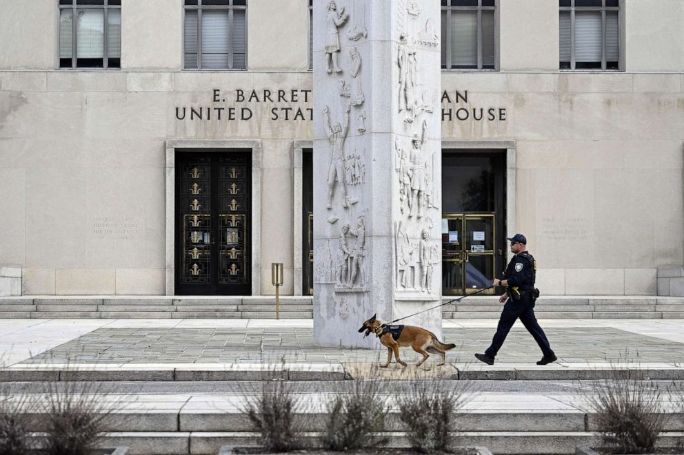 PHOTO: The police take increased security measures as anti-Trump and pro-Trump groups hold demonstrations outside the E. Barrett Prettyman U.S. Courthouse in Washington DC, Aug. 3, 2023.