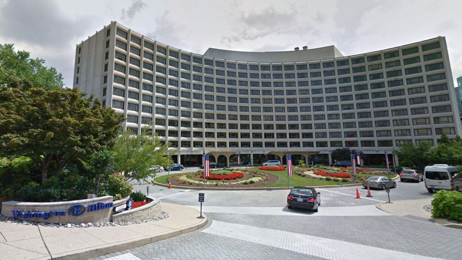 Police Searching For Teens Who Viciously Beat Men Outside Washington Dc Hotel Abc News