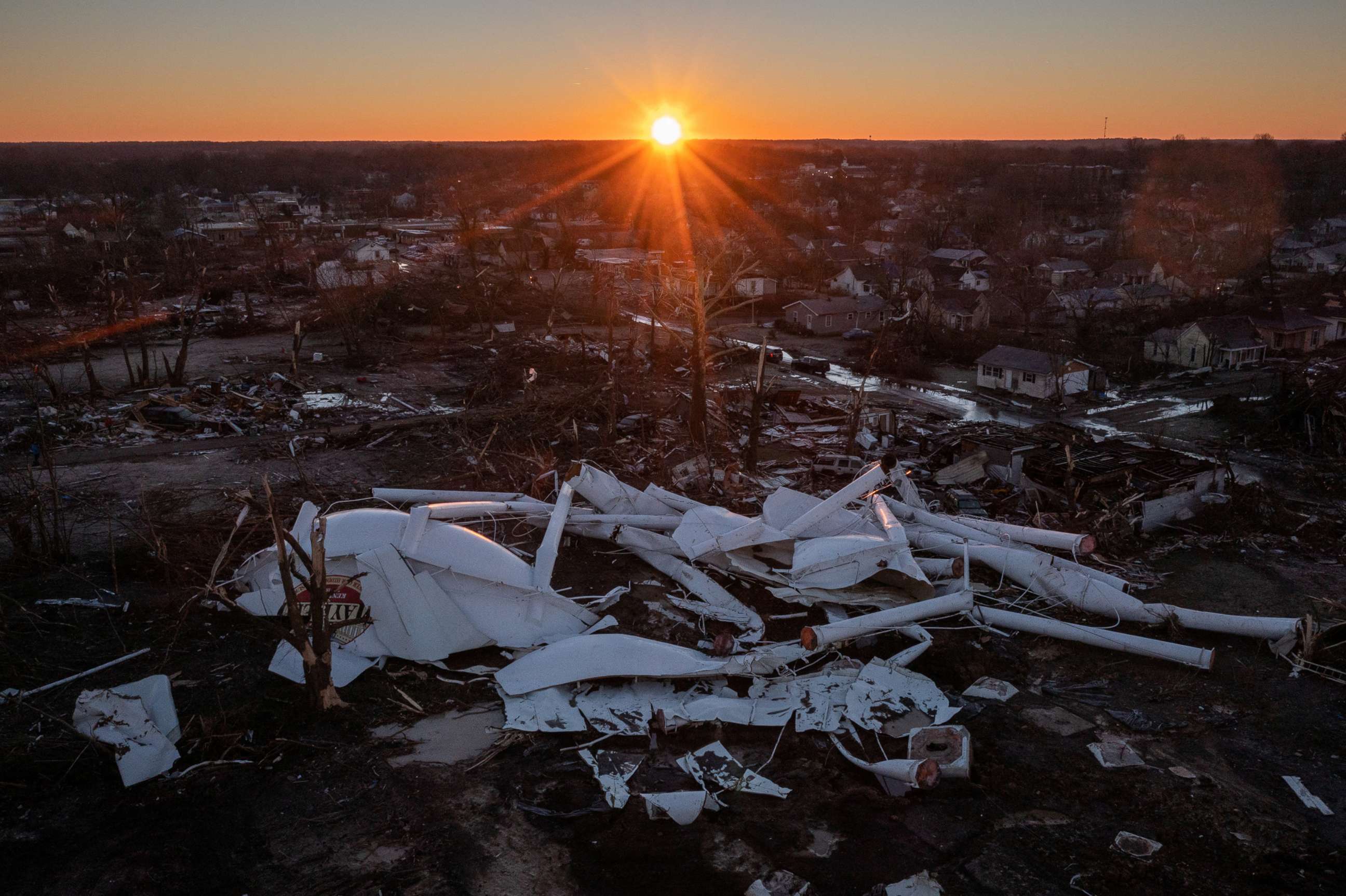 PHOTO: Search are rescue crews work at the Mayfield Consumer Products candle factory in the early hours of Dec. 12, 2021, in Mayfield, Ky.