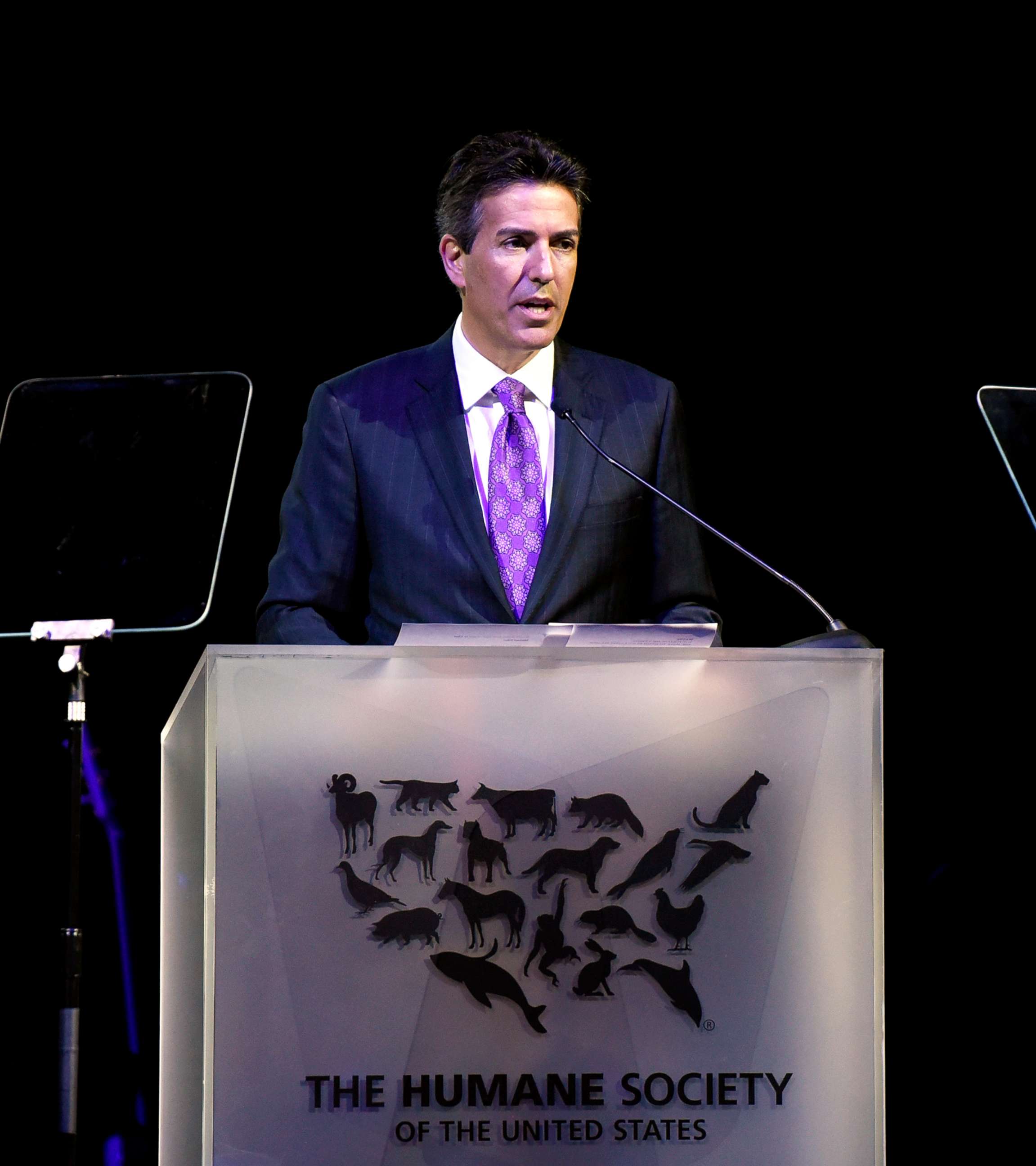 PHOTO: President and CEO of The Humane Society of the United States, Wayne Pacelle speaks on May 7, 2016, in Hollywood, Calif.